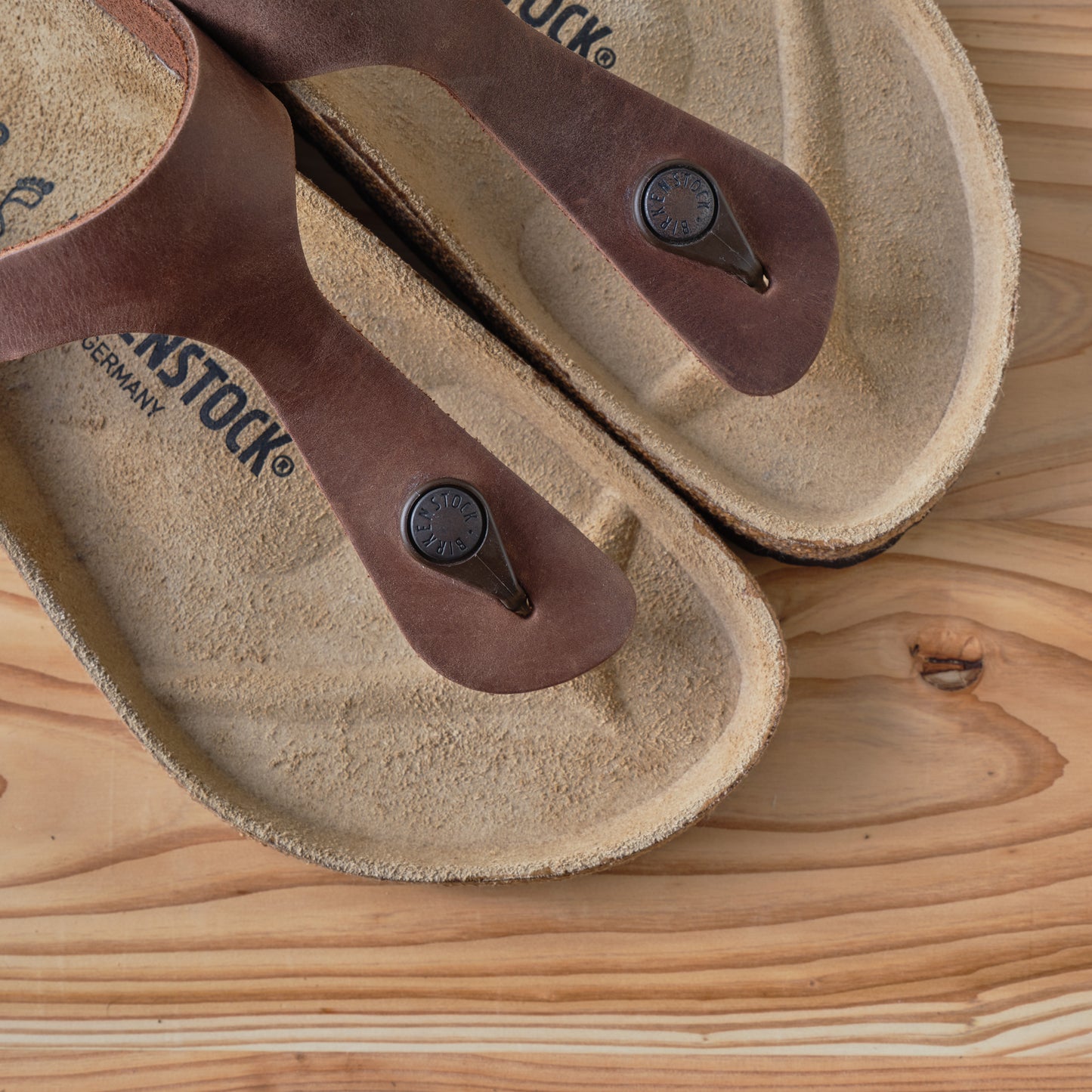 BIRKENSTOCK GIZEH OILED LEATHER