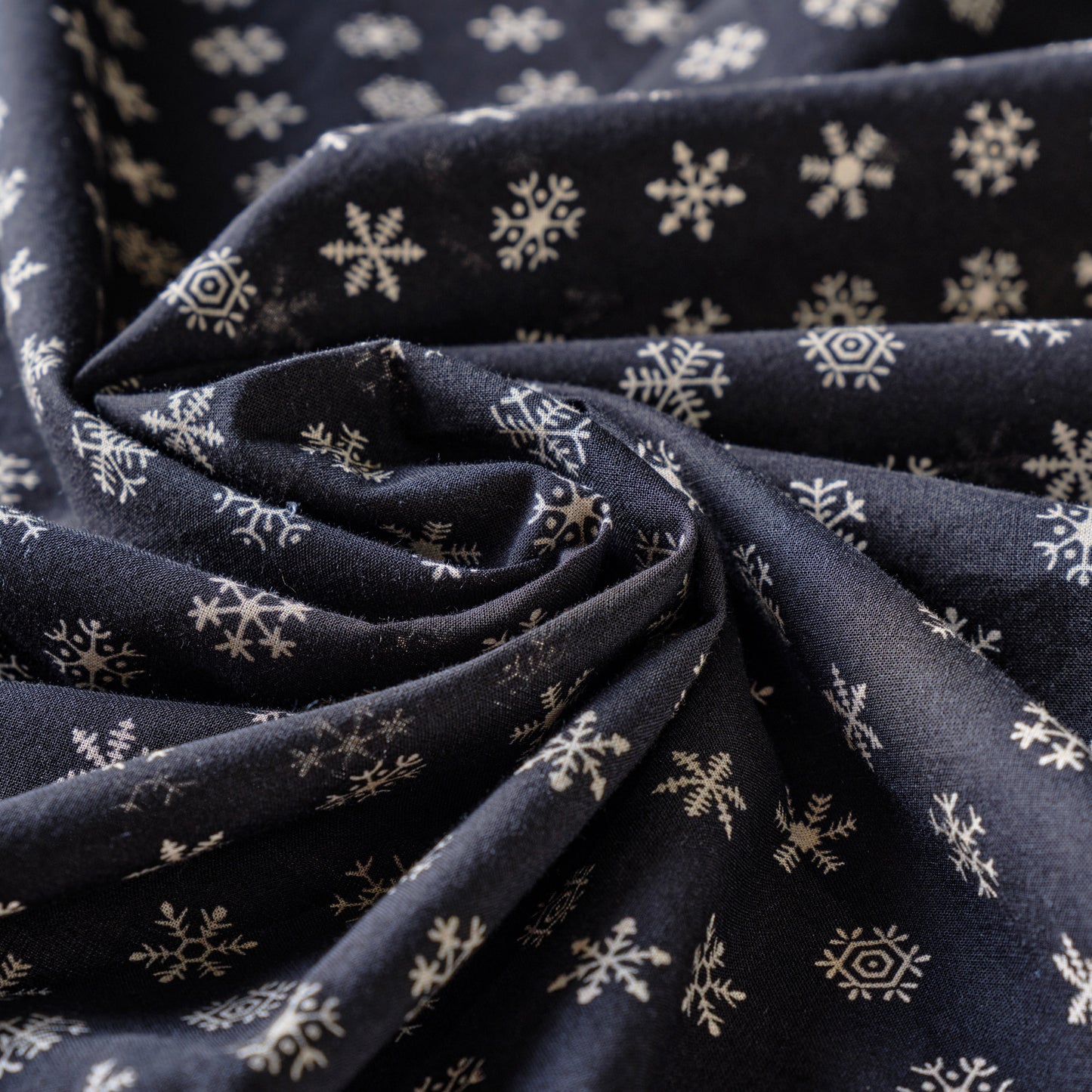 SQUARE SCARF SNOWFLAKES