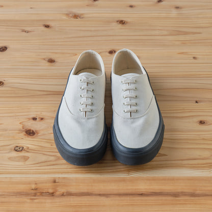 WAKOUWA LOW-TOP BLACK SOLE NATURAL