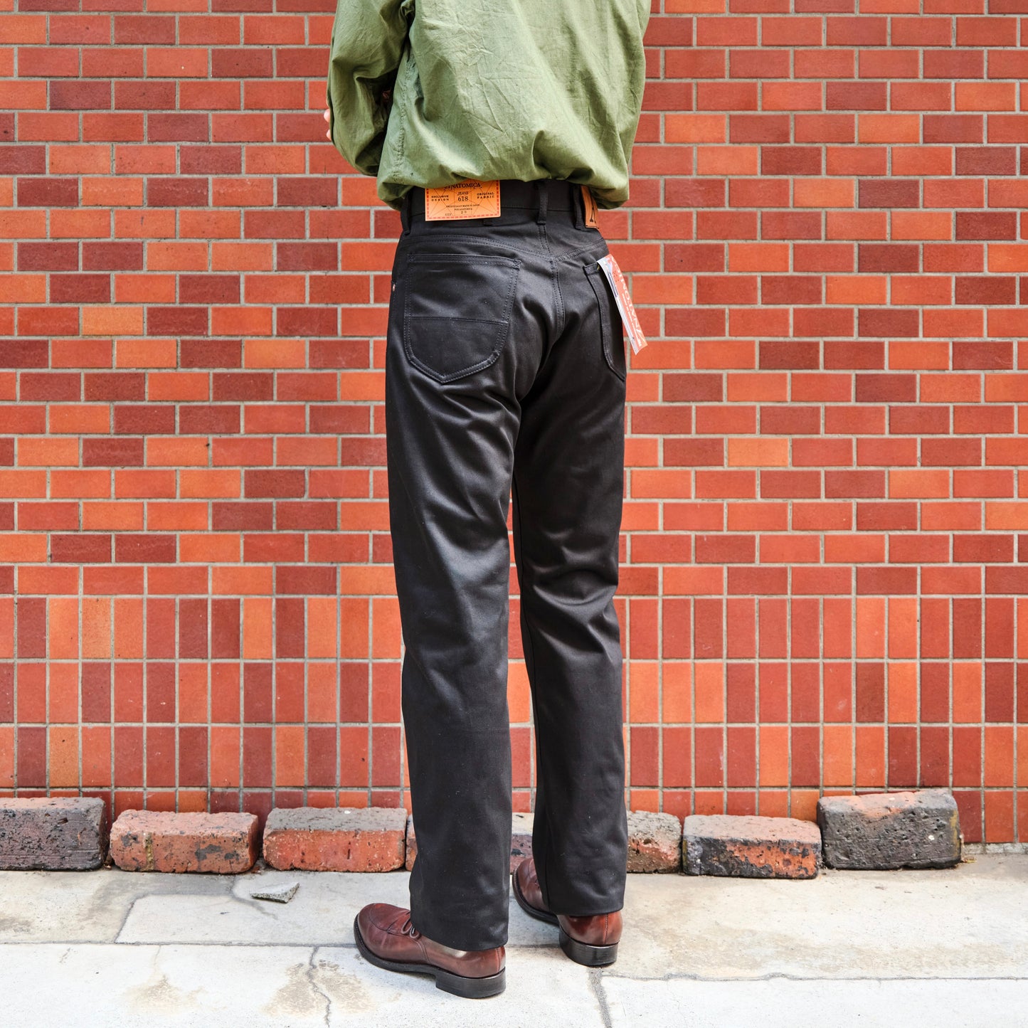 618 CALIFORNIAN SATEEN BLACK