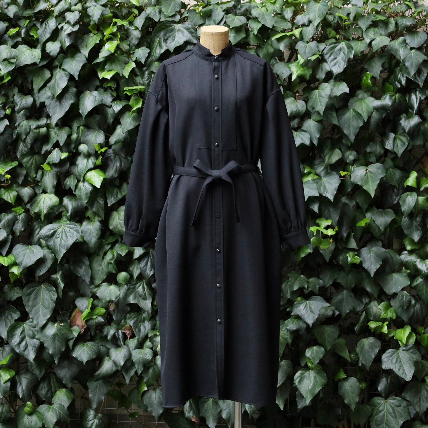 TUSCAN DRESS WOOL SERGE