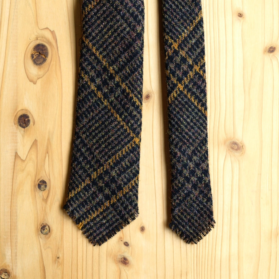 HAND FRINGED TIE WOOL TWEED