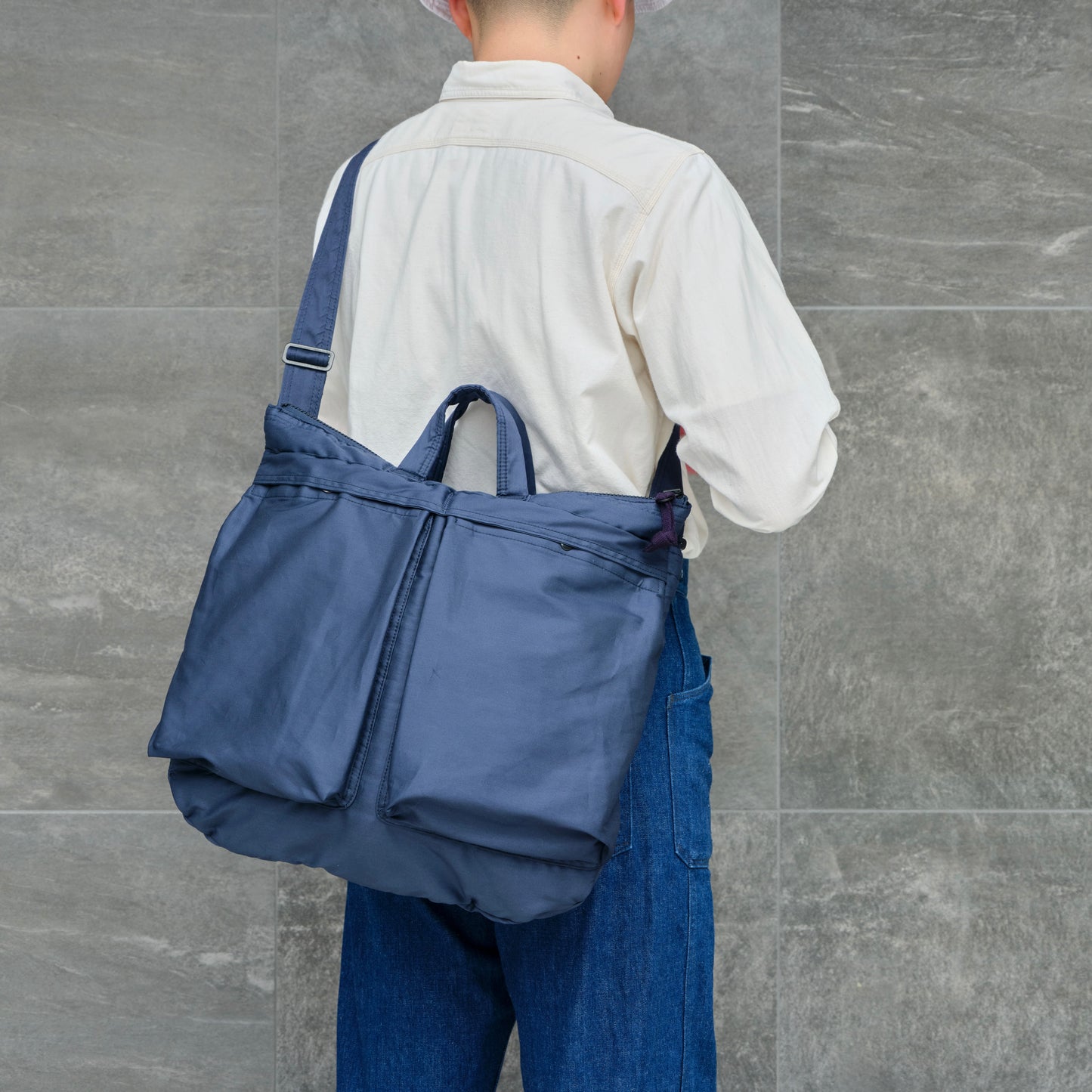 U.S.A.F. HELMET BAG NAVY MEDIUM