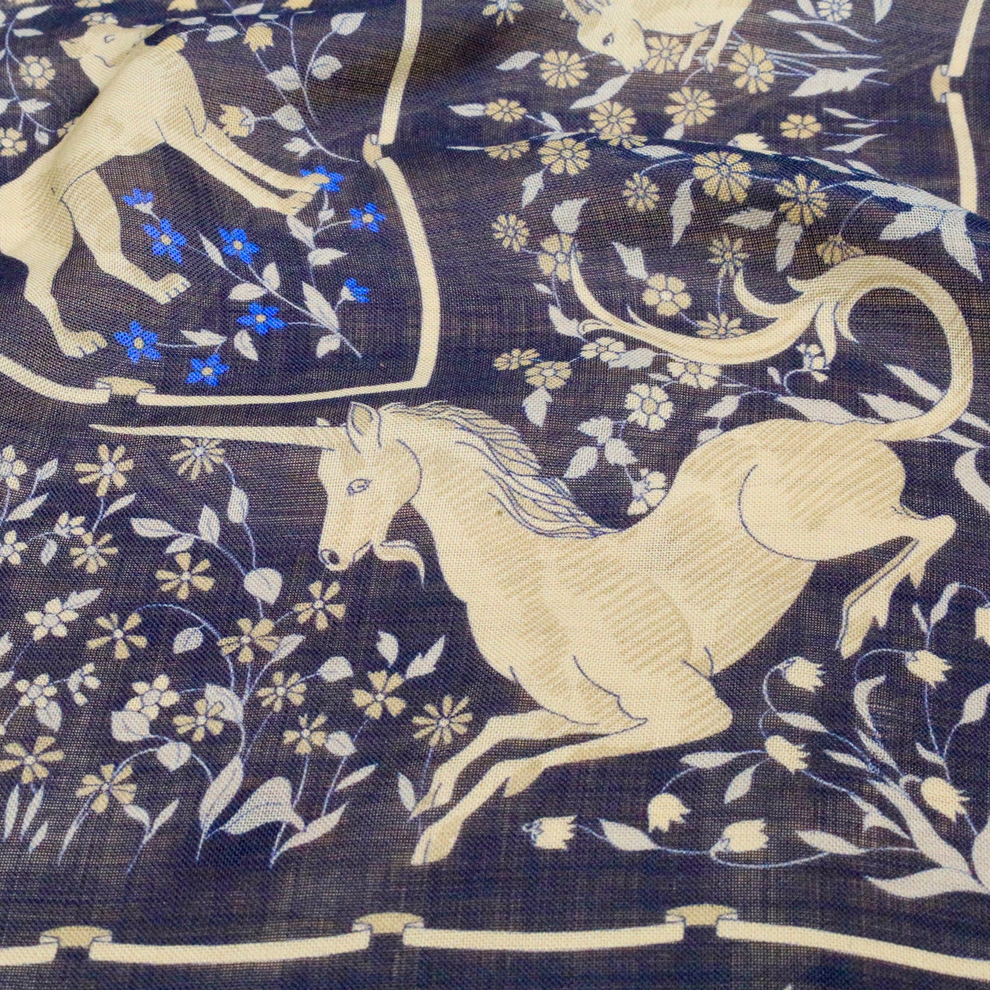 SQUARE SCARF UNICORN