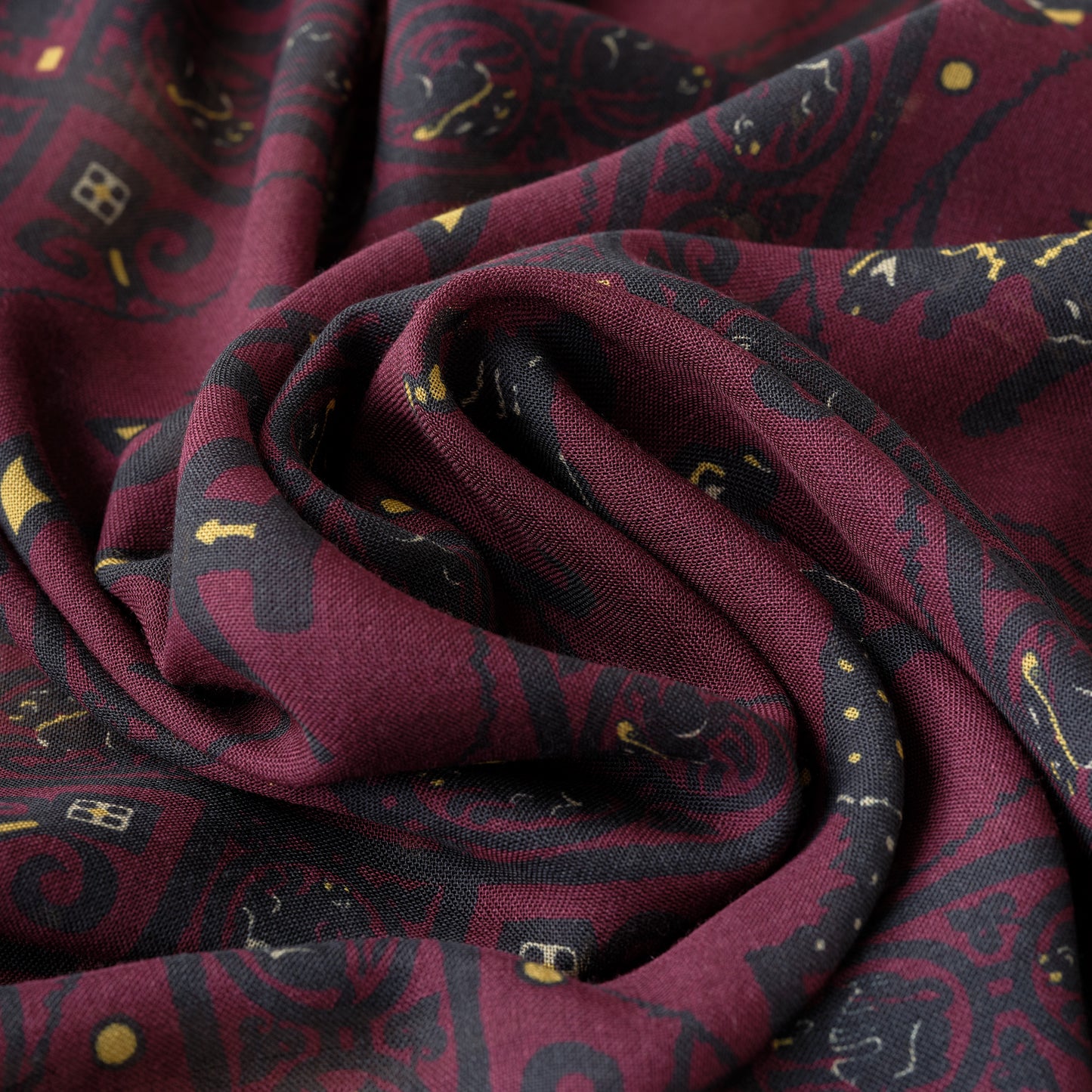SQUARE SCARF MOSAIC ANIMALS BURGUNDY