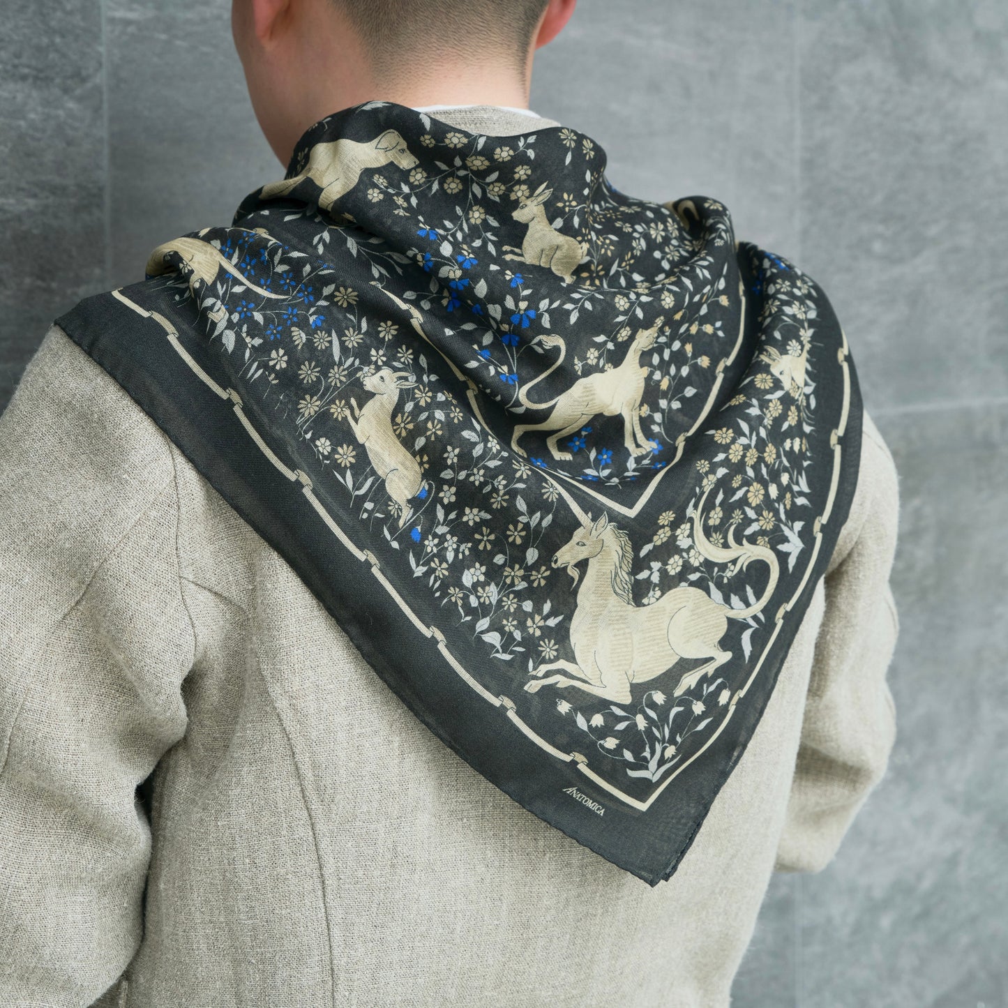 SQUARE SCARF UNICORN BLACK