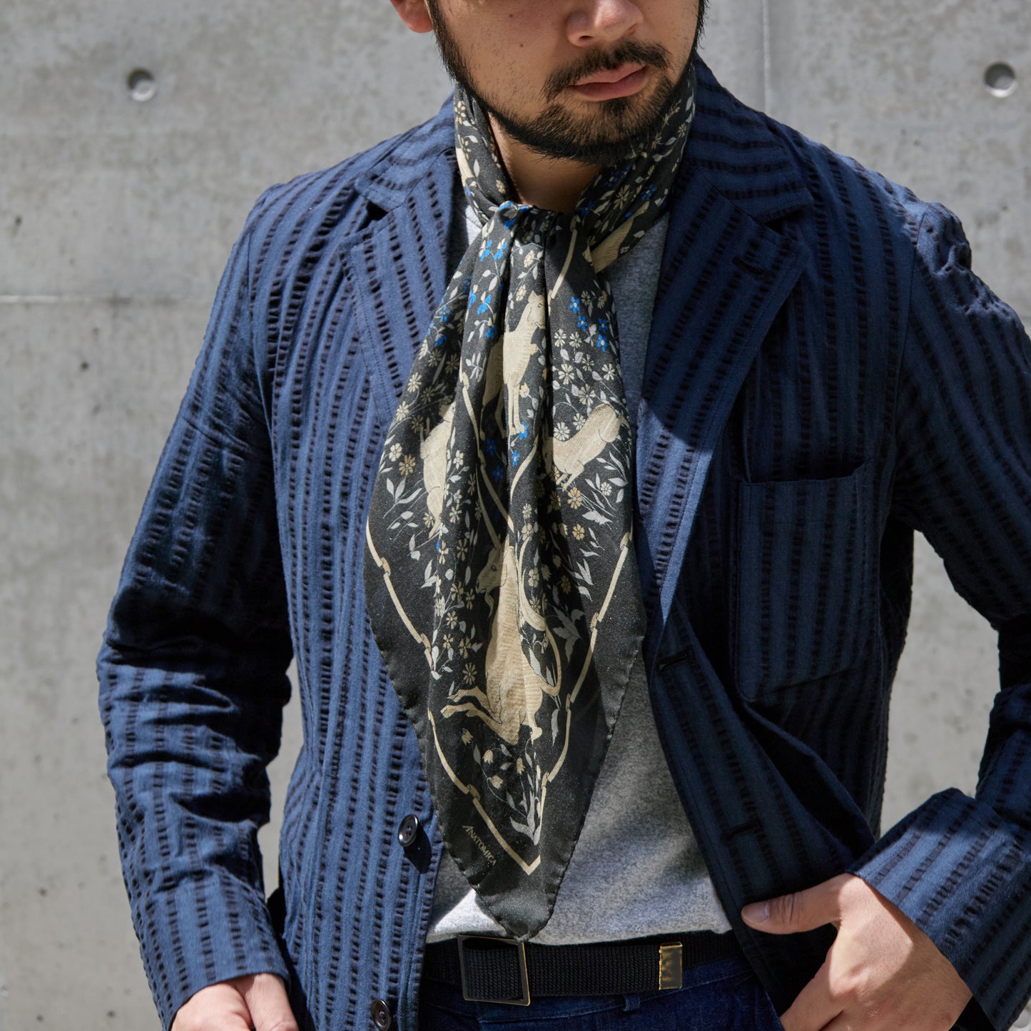 SQUARE SCARF UNICORN BLACK