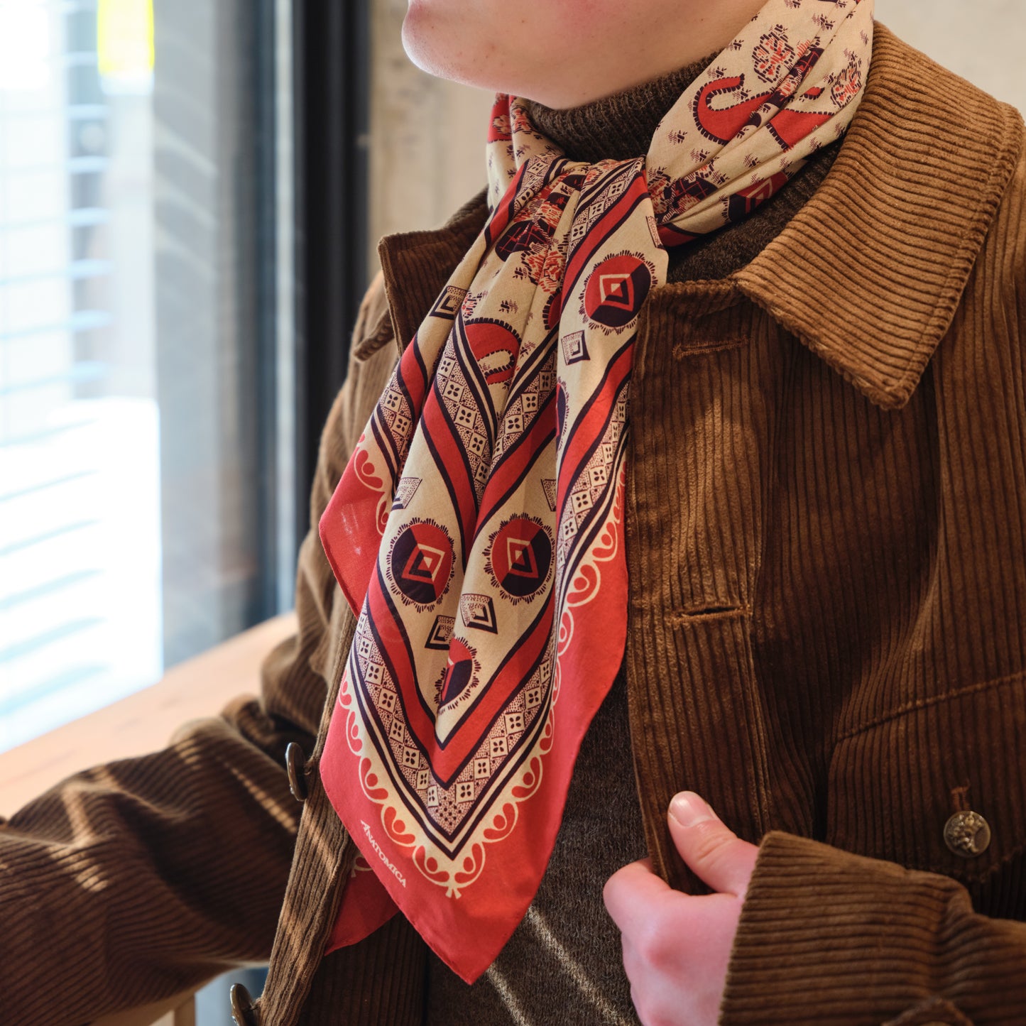 SQUARE SCARF PAISLEY