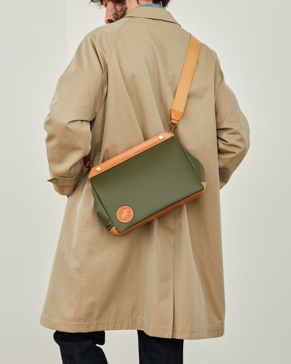 【KINJI’S GREAT GROSS #20】SHOULDER BAG BY HUNTING WORLD
