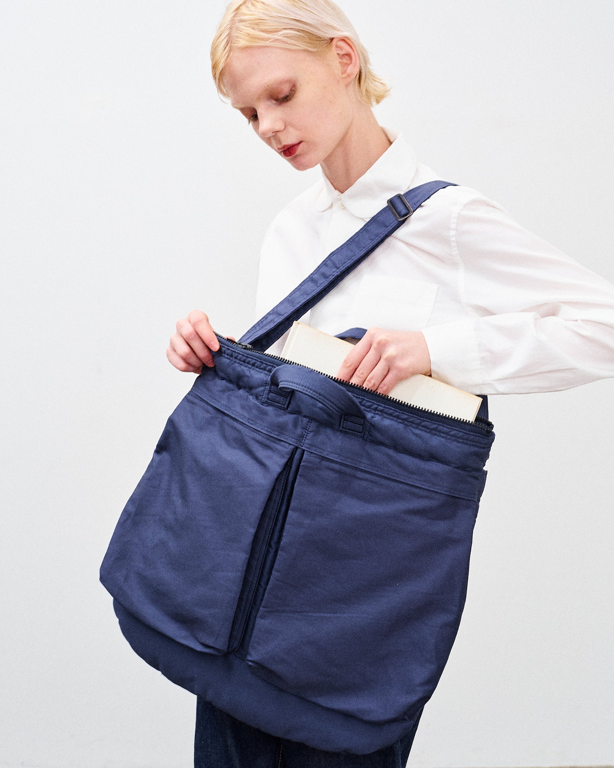 U.S.A.F. HELMET BAG NAVY MEDIUM – ANATOMICA NAGOYA