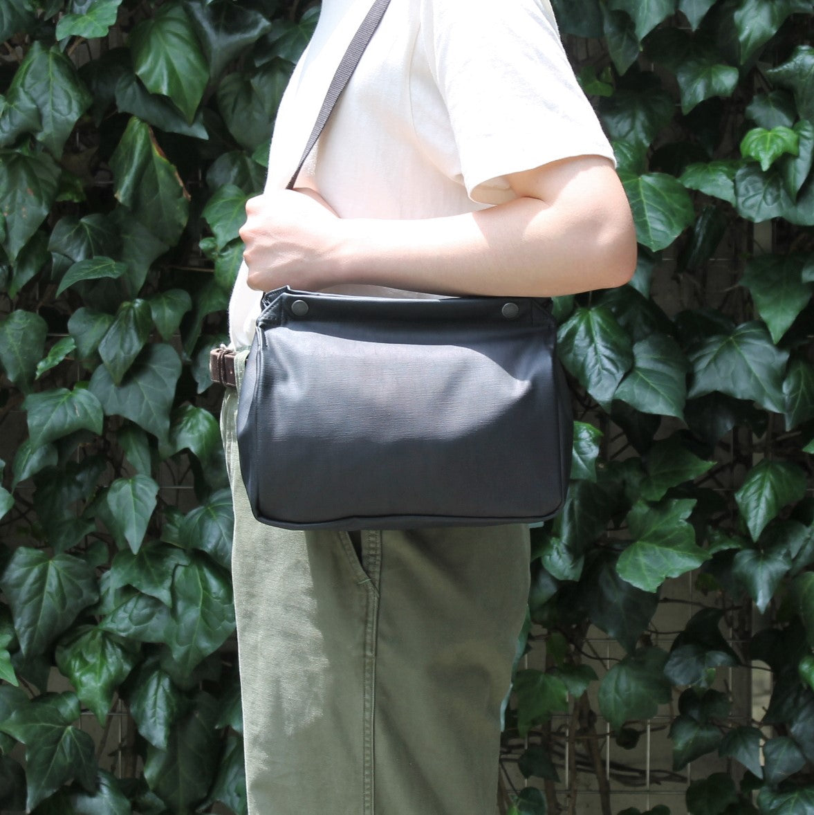 SMALL SHOULDER BAG