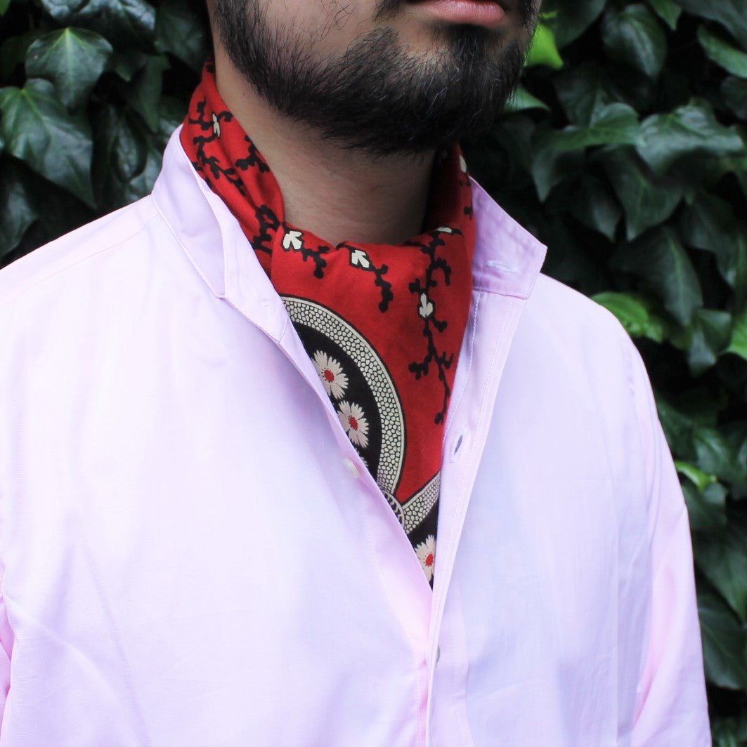 Chemises de col de bande rose